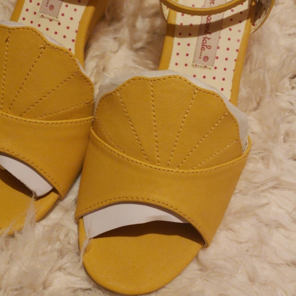 Size 6 - Picture 4 of 4